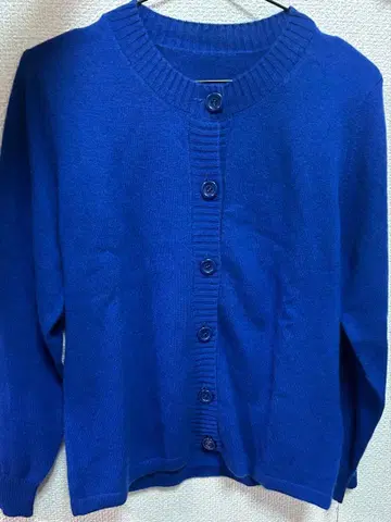 캐시미어 100% 파랑 버튼 달린 가디건