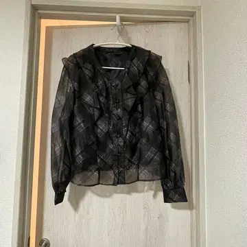 [ 새상품/택 포함 ] VIS 프론트 프릴 시어 체크 블라우스/이지케어