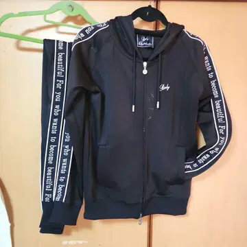 Rady 블랙 후드 부착 셋업