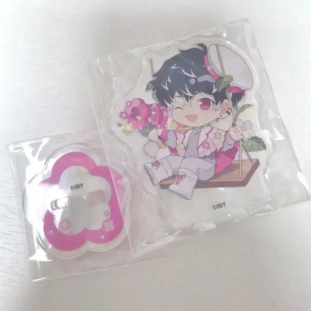 아이나나 리바레 모모 애니메이트 콜라보 카페 아크릴 스탠드