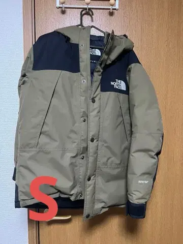 THE NORTH FACE Mountain Down Jacket