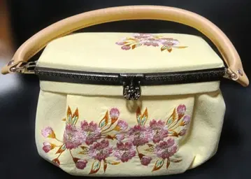 벚꽃 자수가 아름다운 일본 의류용 백