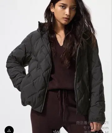 유니클로 퍼프 테크 후드티 블랙