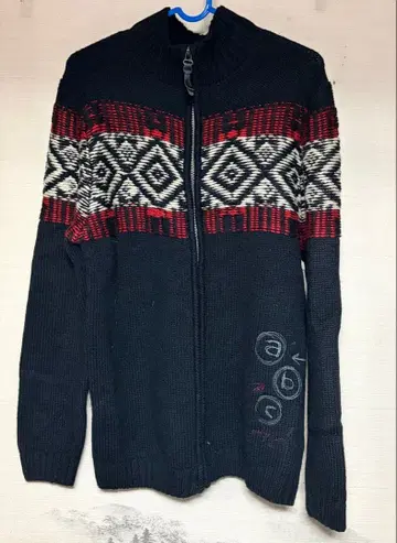 이번 주말 한정 가격! Desigual 점퍼