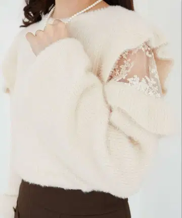 MAJESTIC LEGON Lady 프릴 샤기 니트 아이보리