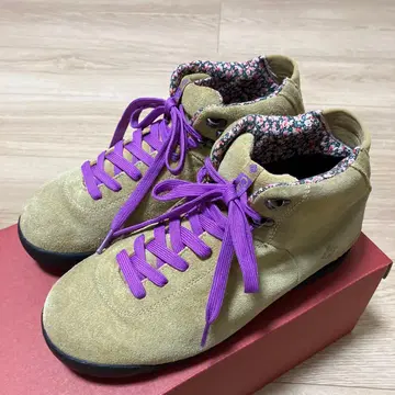 최종 가격 인하!! 컬럼비아 스웨이드 하이컷 트레킹 슈즈