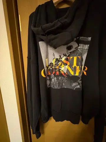 요네즈켄시 LOST CORNER 후드 부착 스웨트 셔츠 블랙
