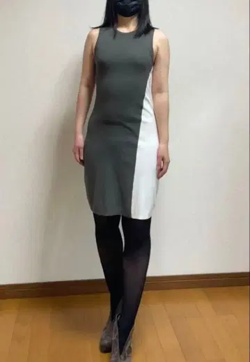 theory 슬리브리스 니트 원피스