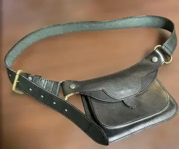 포켓 부착 가죽 벨트