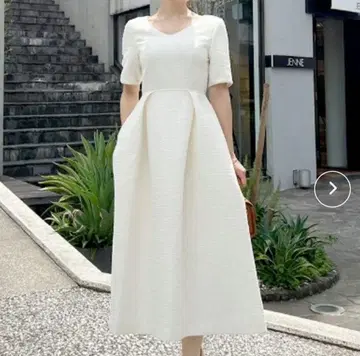 [ 새상품급 ] JENNE 화이트 A라인 원피스 S 사이즈