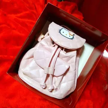 헬로키티 퀼팅 백팩 새상품 미사용 핑크