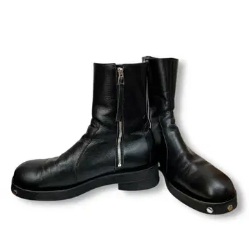 OUAT ASTRO ZIP BOOTS OUR's 모건 착용 지퍼 부츠