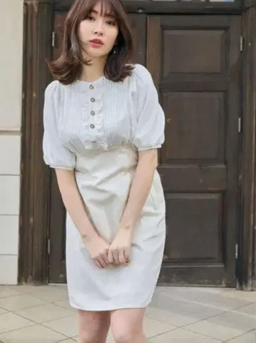 her lip to afternoon tea dress