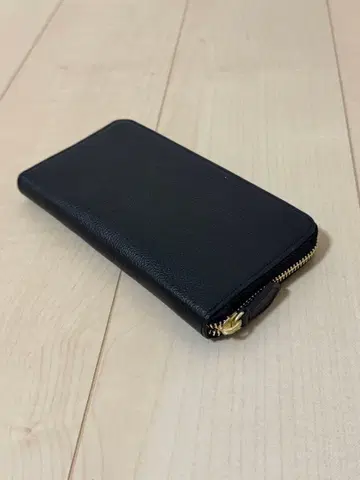 HushTug 해시태그 퓨어 슈링크 가죽 라운드 지퍼 지갑