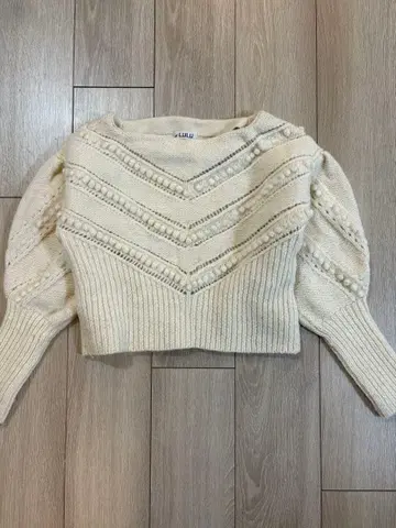 최종 가격 LULU 아이보리 니트 스웨터 긴팔