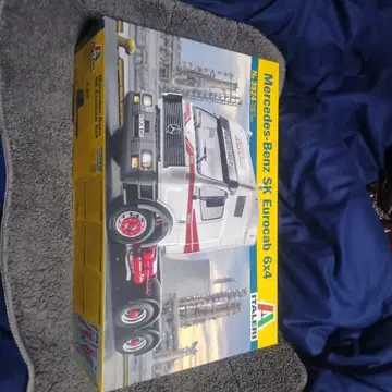 ITALERI Mercedes-Benz SK Eurocab 1/24