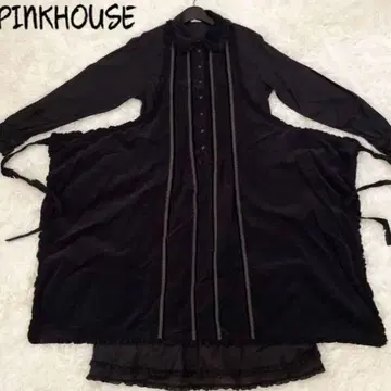 핑크하우스 코듀로이 탭 디테일 프릴 블랙 원피스