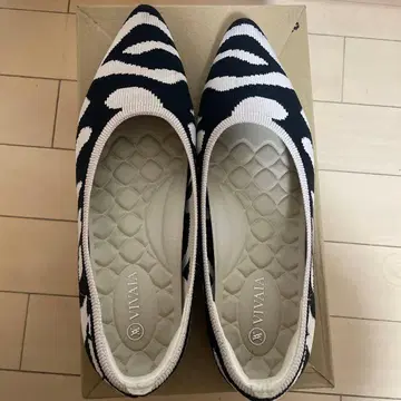 VIVALA 애니멀 프린트 플랫 펌프스 스틸레토 37