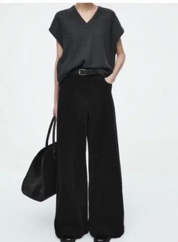 COS 택 포함 블랙 코듀로이 와이드 팬츠 40 사이즈