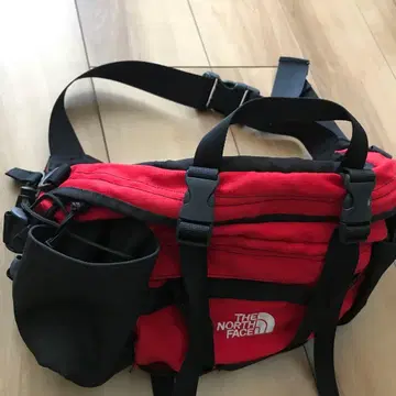 THE NORTH FACE 바디백 레드/블랙