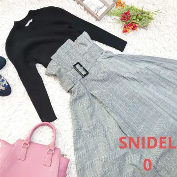 새상품급 SNIDEL 마테리얼 도킹 니트 원피스 ( S ) 블랙/체크