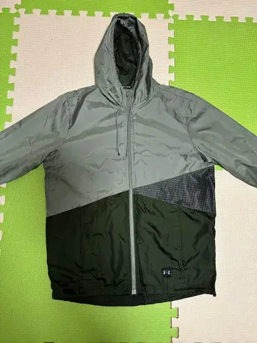 UNDER ARMOUR 겉옷 자켓 그레이/다크 그린 XL