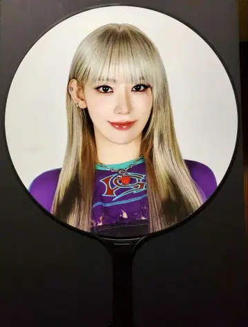 르세라핌 사쿠라 한국 팬미팅 FEARNADA 부채