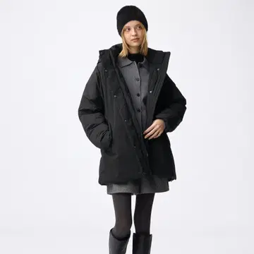 [새상품급] GU 웜 패디드 스티치리스 코트 M 사이즈 블랙