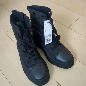 [ 미사용 택 포함 ] 유니클로 C 패디드 레이스업 부츠 24.0cm