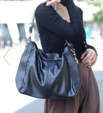 새상품 빈티지 가죽 느낌 숄더백 블랙