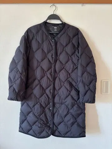 유니클로 울트라 라이트 다운 릴랙스 코트 노카라 블랙 M