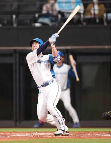 NPB 마츠모토 고우 파이터즈 자이언츠 야구 스파이크 실사용 대특가 레어