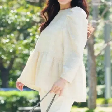 트위드 페플럼 8부 소매 블라우스