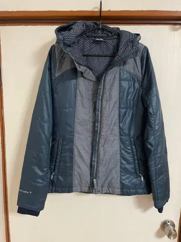 새상품급 언더아머 여성용 스톰 다운 자켓 충전솜