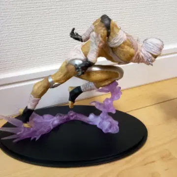 죠죠의 기묘한 모험 동상 레전드 행드맨