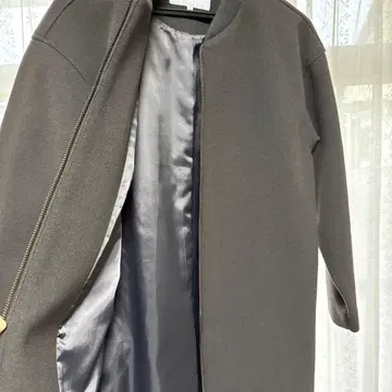 유나이티드 애로우즈 롱 코트 시착만 한 상품