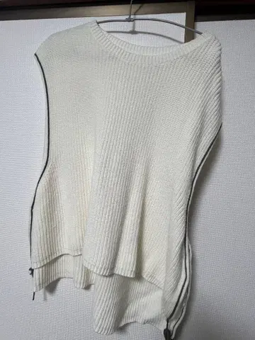 화이트 니트 베스트 사이드 슬릿