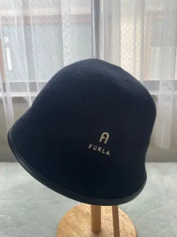 FURLA 네이비 버킷햇