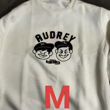 오드리 도쿄돔 트레이닝복 화이트 M 올나이트닛폰 맨투맨