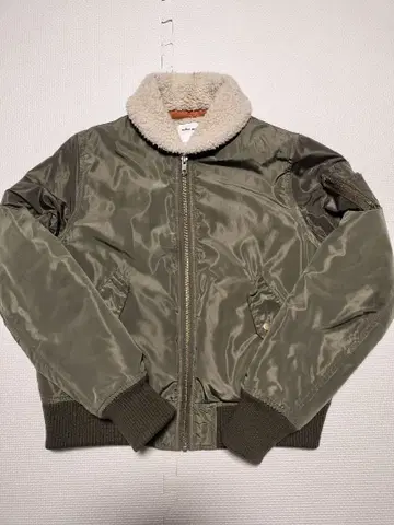 니코앤드 보아 카라 부착 올리브색 MA-1 자켓