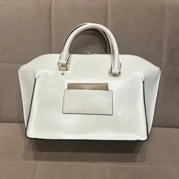 오늘만 가격 인하 [새상품급] 찰스앤키스 백 화이트