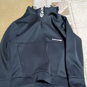 CONVERSE 하프 지퍼 후드 부착 자켓