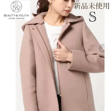 미사용 새상품 베이지 숏 기장 울 코트 S