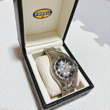 FOSSIL 실버 시계