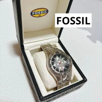 FOSSIL 실버 시계