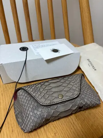 DIFFUSER 안경 케이스