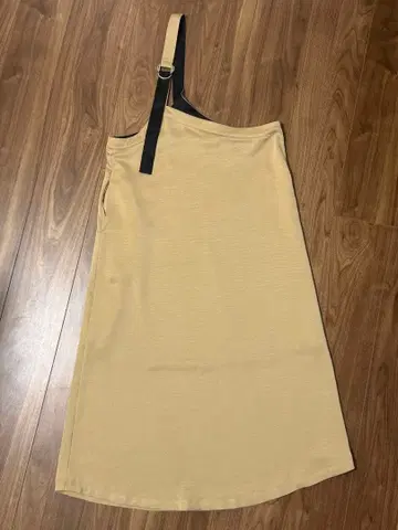 에이미 로우 원숄더 원피스