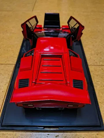 Kyosho 1:18 Lamborghini Countach LP500S