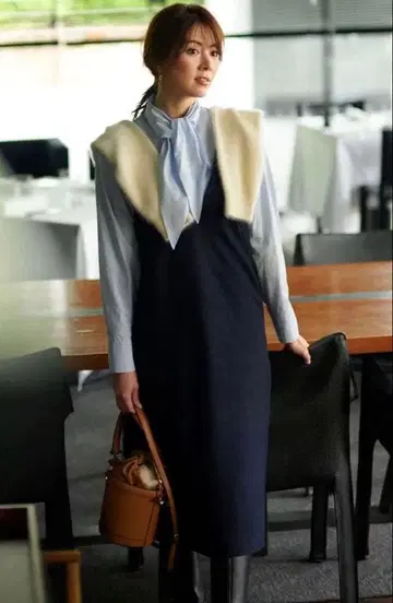 23구 울 V넥 오버롤 스커트 원피스 38 M 네이비