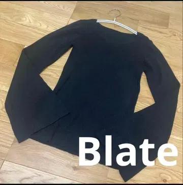 [새상품급] blate 소매 플레어 슬림 크루넥 니트 리브